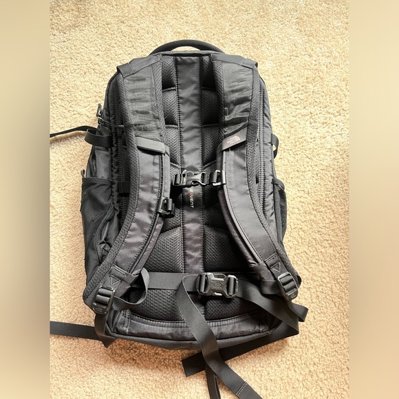 The North Face Recon Backpack Black unisex Travel Work Commuter - Picture 7 of 13